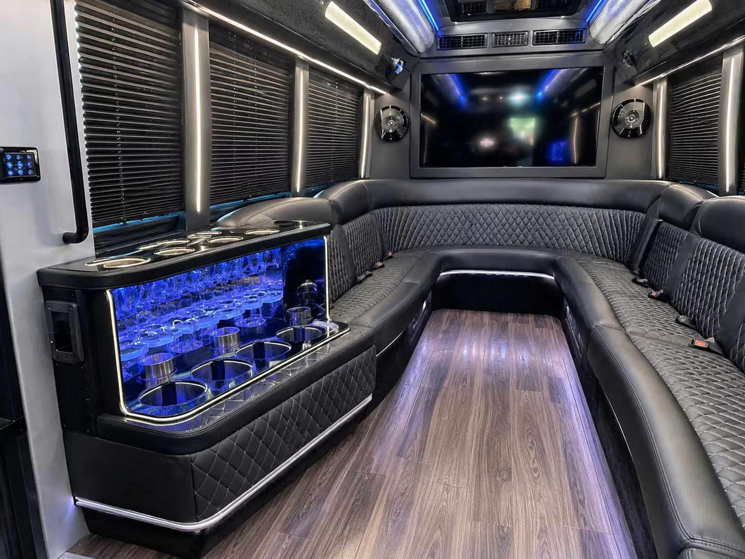 party buses in montgomery for prom groups who want to arrive in style